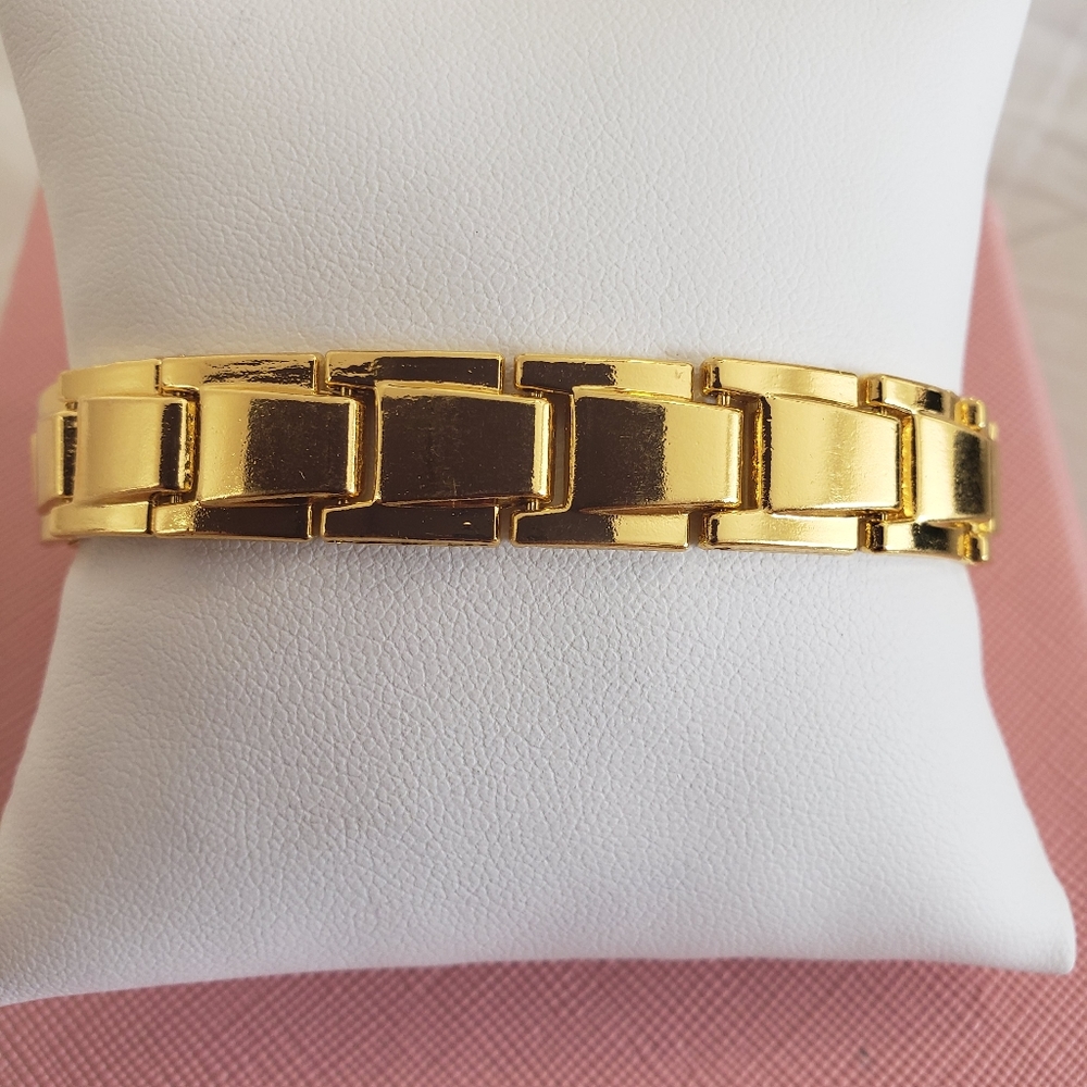 Elegant Gold Health Bracelet